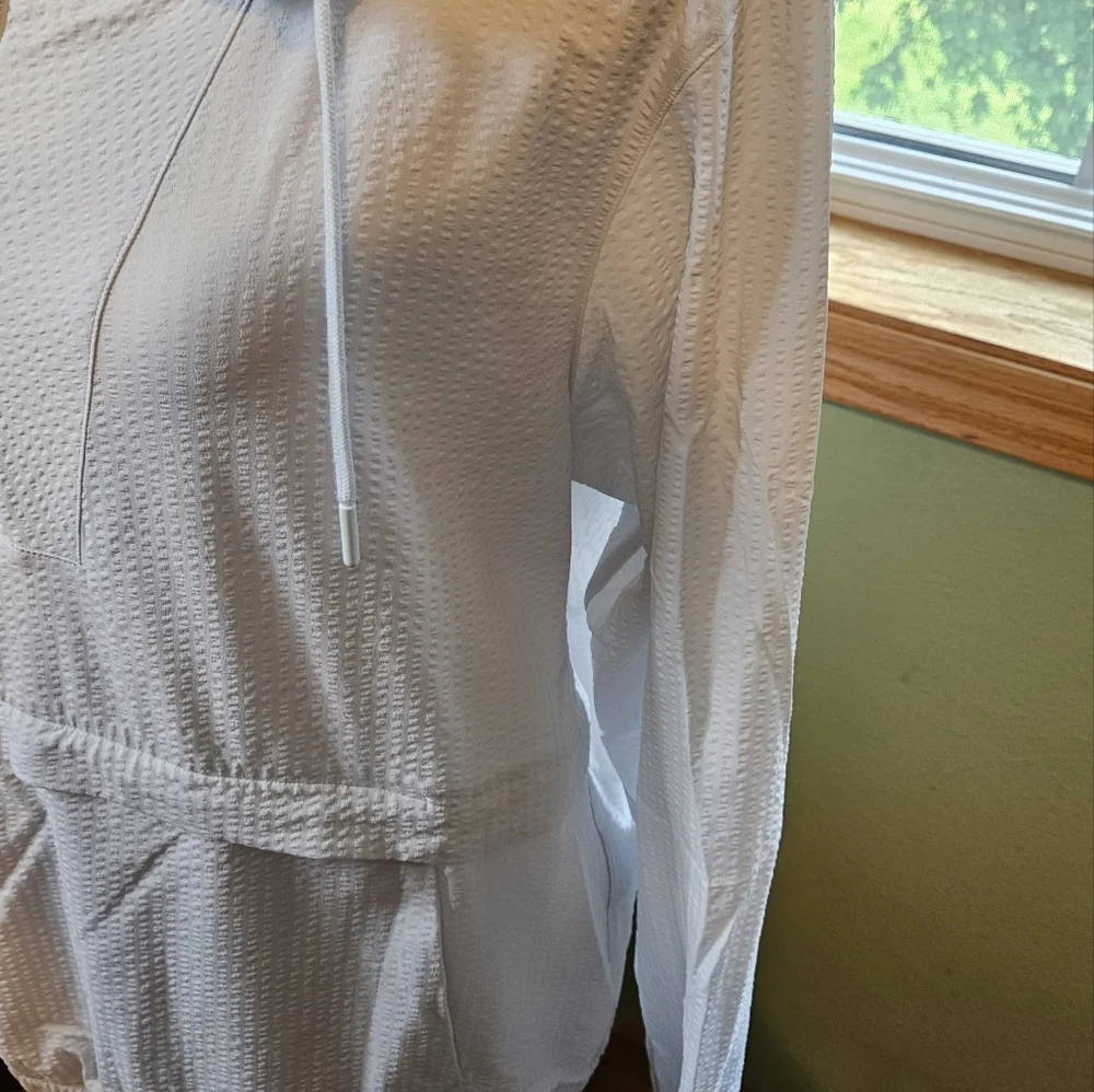 Lululemon Womens Pullover. Light Blue. Size 10. - Picture 2 of 10